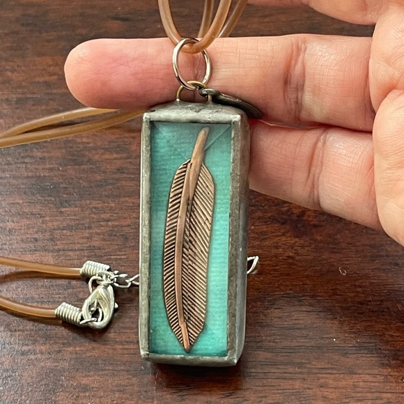 Jewel Kade Jewelry - Jewel Kade southwestern style feather free spirit silver tone boho necklace